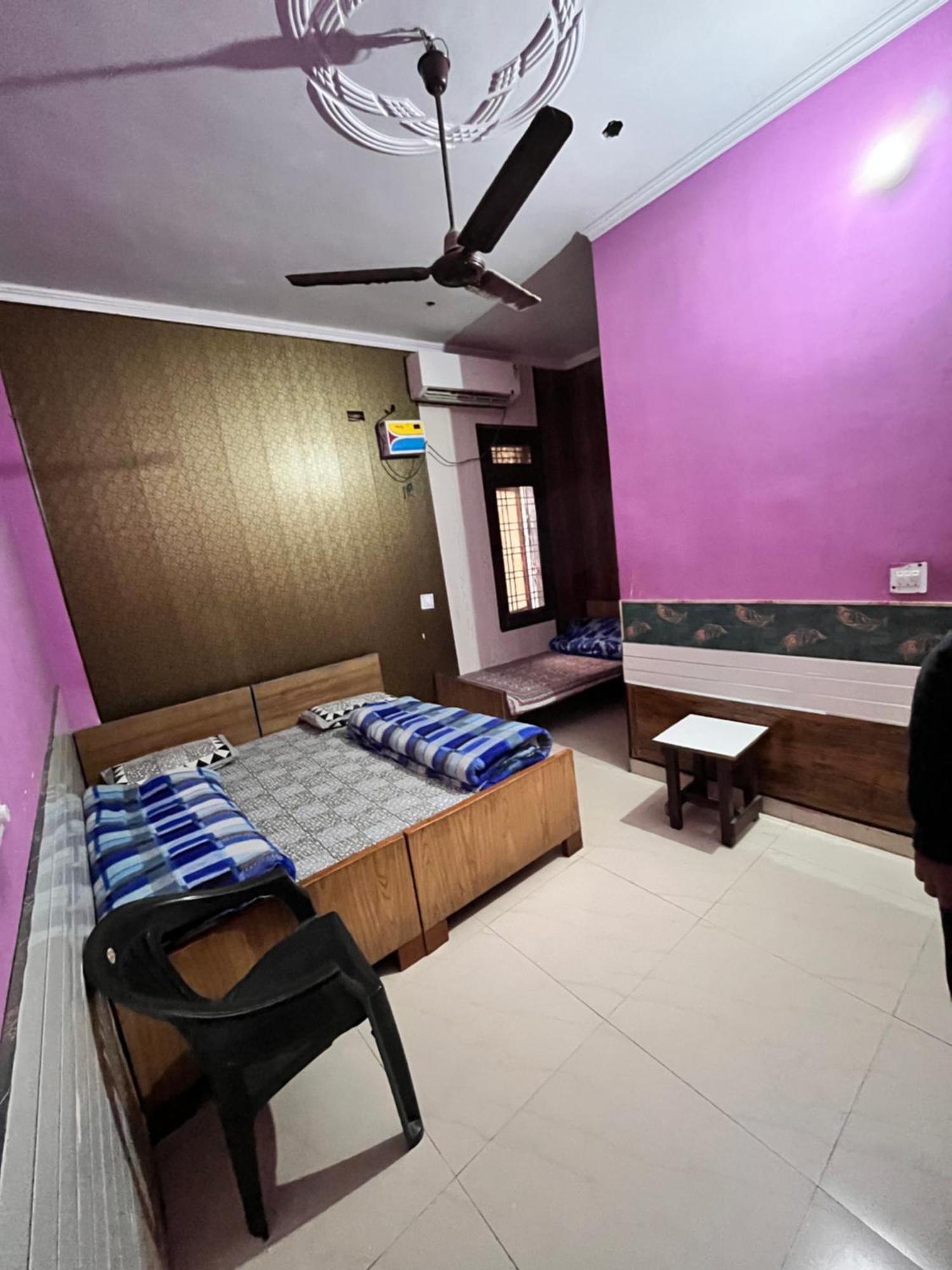 Hotel Pushpanjali Haldwāni Esterno foto