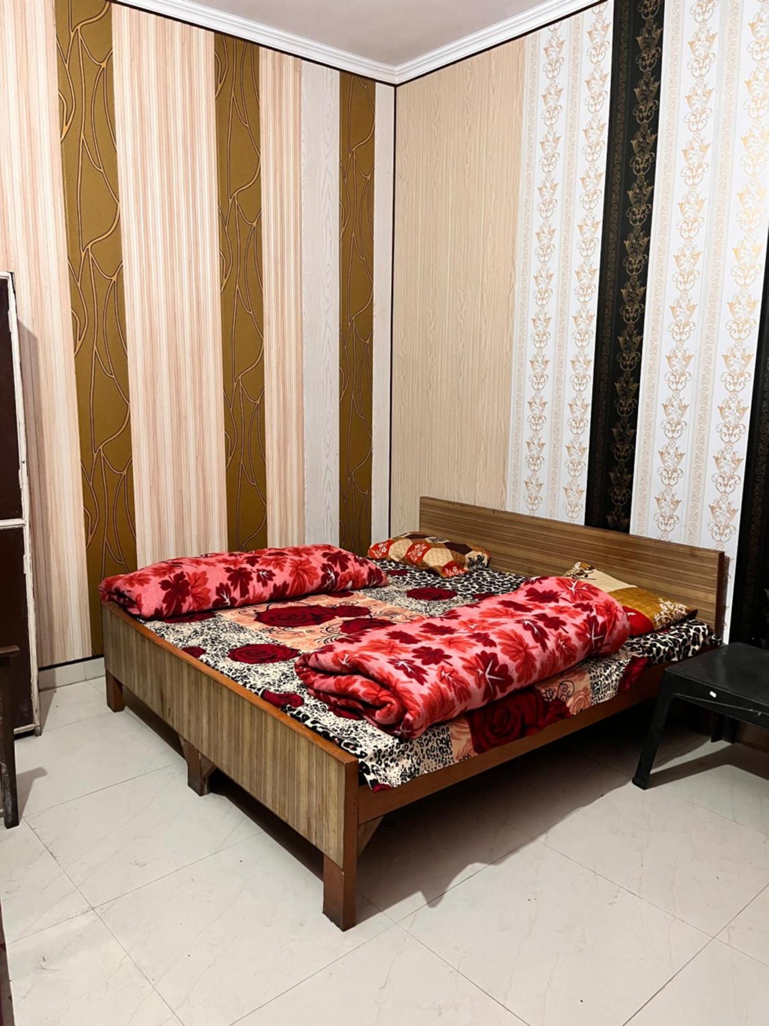 Hotel Pushpanjali Haldwāni Esterno foto