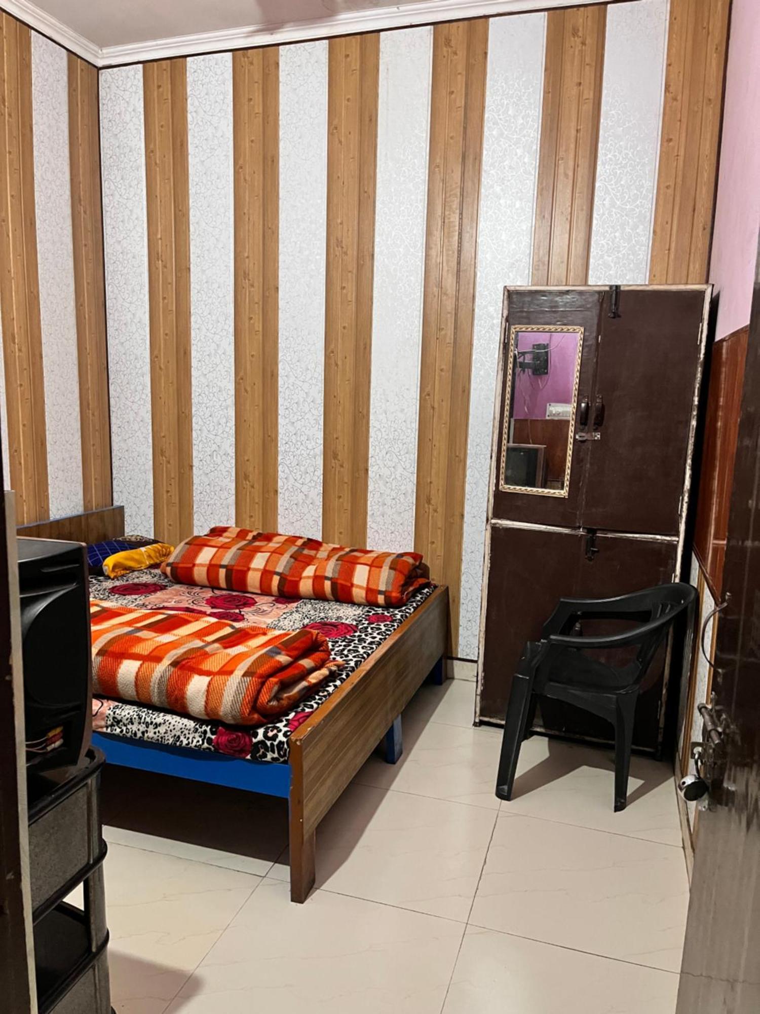 Hotel Pushpanjali Haldwāni Esterno foto